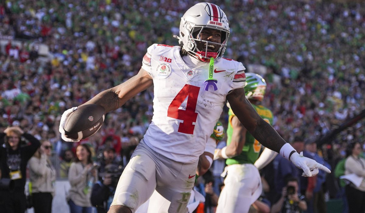 NextImg:Ohio State blasts Oregon 41-21 in the Rose Bowl, advances to CFP semifinals