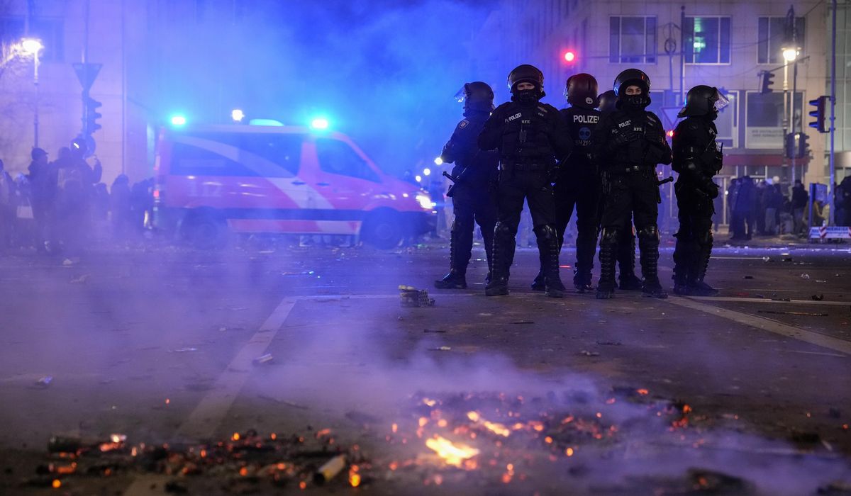 NextImg:German government condemns New Year’s Eve violence after hundreds of arrests