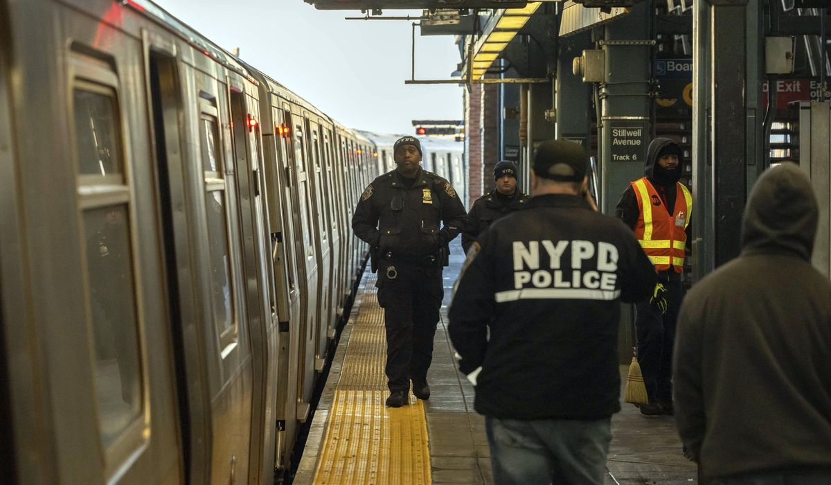 NextImg:New York governor to push for expanded mental health laws, citing violent subway crimes