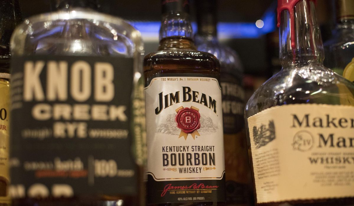 NextImg:Surgeon general recommends putting warning labels on alcohol, citing cancer risk