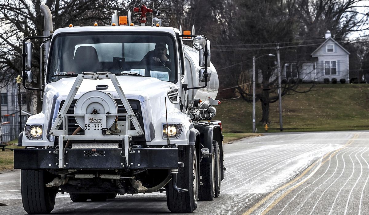 NextImg:Drivers skid and crash as wintry mix grips central U.S. before moving east