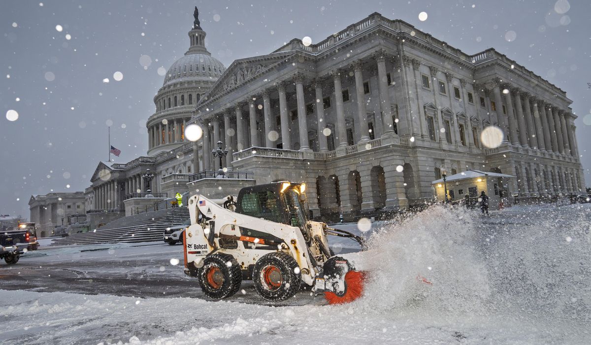 NextImg:Major U.S. winter blast shuts down schools and government offices in several states