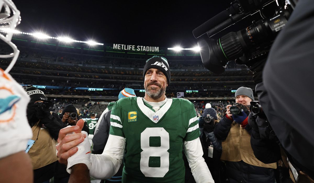 NextImg:Aaron Rodgers, Jets quarterback, still undecided on future with his focus on California wildfires