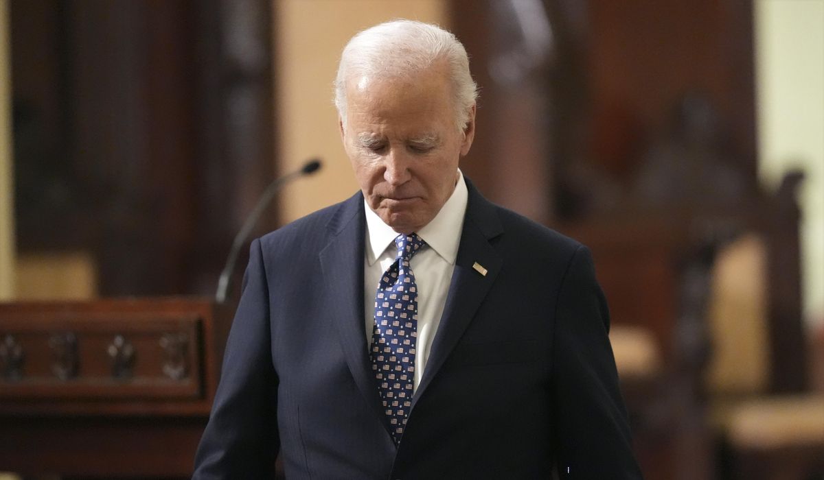NextImg:Biden promises federal government will cover the full cost of Los Angeles fires