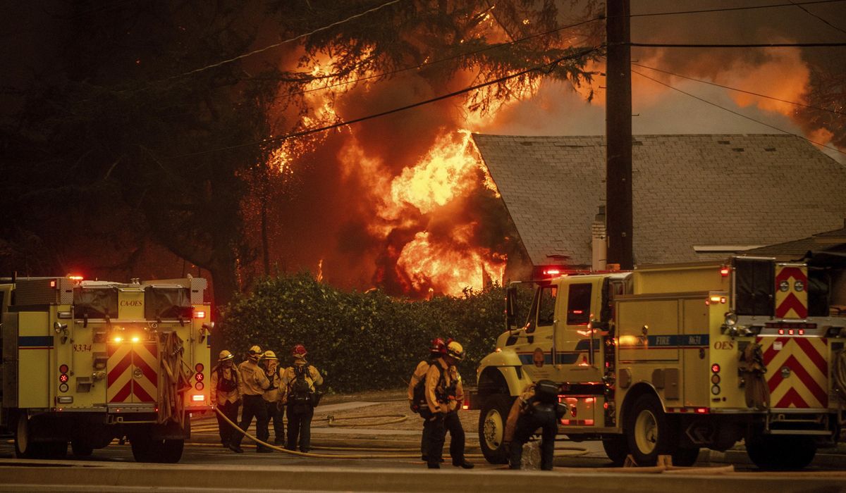 NextImg:Biden directs military to help California fight devastating fires