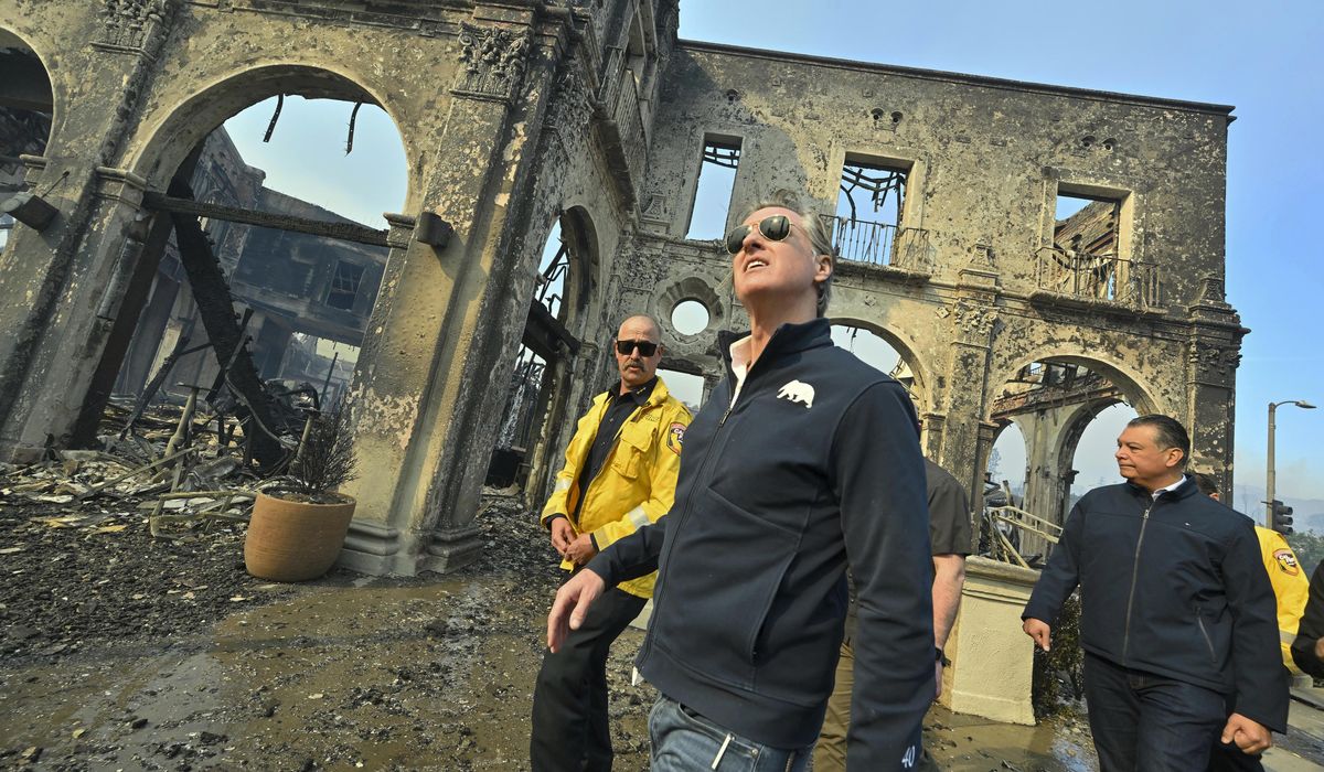 NextImg:Trump rails against California officials as wildfire spreads in and around Los Angeles