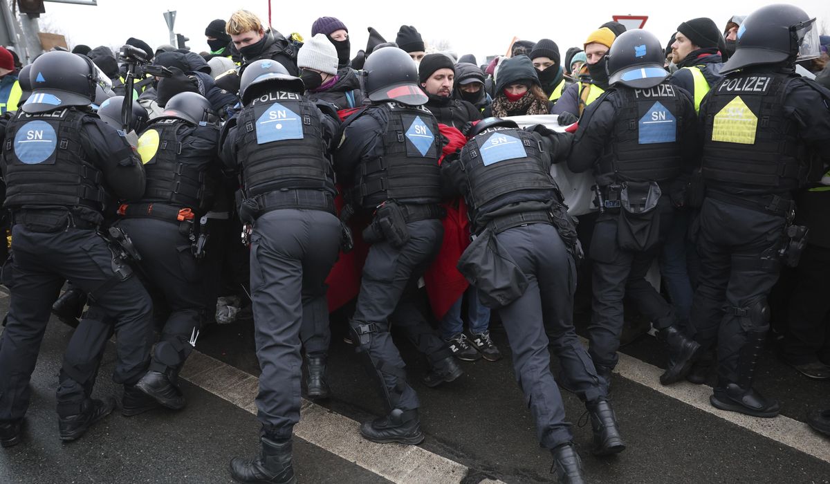 NextImg:Far-right party’s convention draws protests as Germany heads into an election