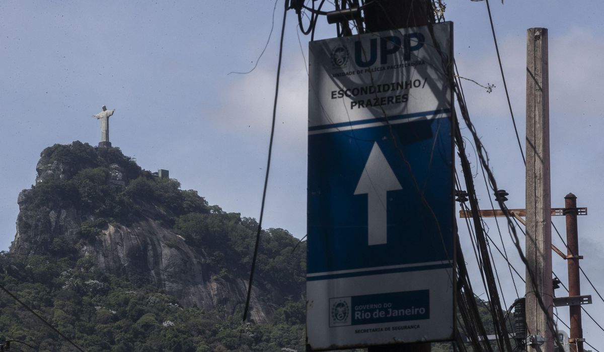 NextImg:Argentine tourist who was shot in the head in Rio dies, authorities say