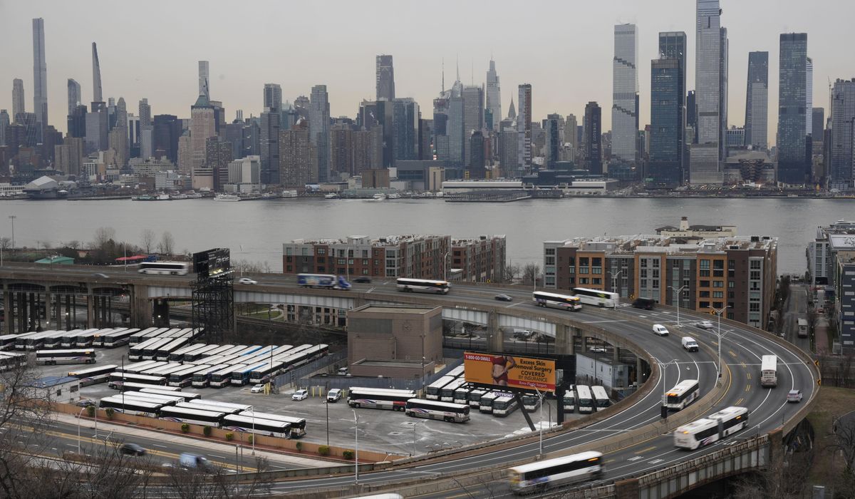 NextImg:Traffic into Manhattan drops 7.5% in first week of new toll. That’s 43,000 fewer cars a day