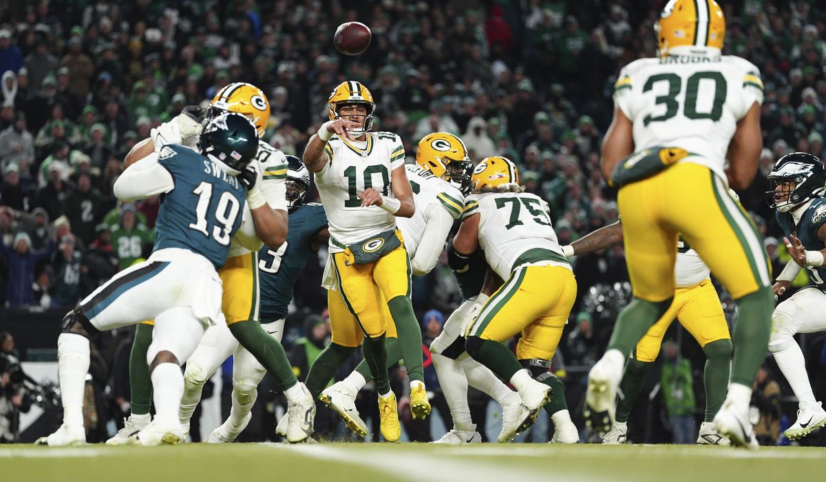 NextImg:Eagles fan who insulted Packers fan with misogynistic pejorative fired, banned from Eagles stadium