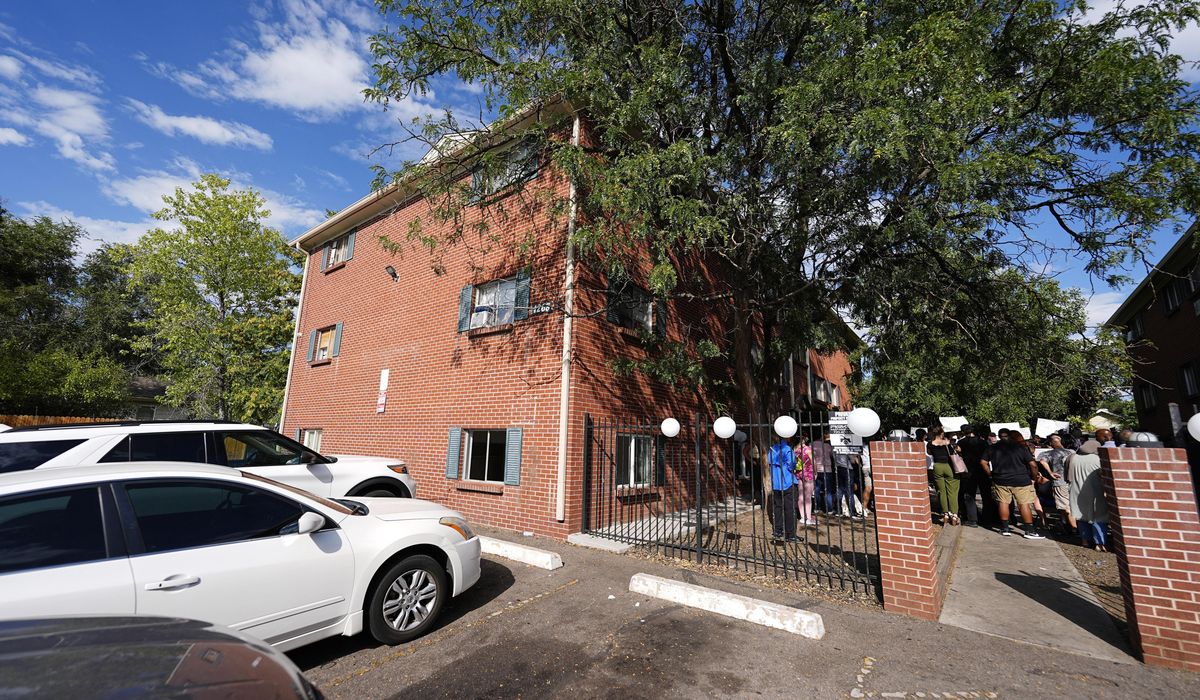 NextImg:Colorado apartment complex where armed gang members were seen on video will be closed