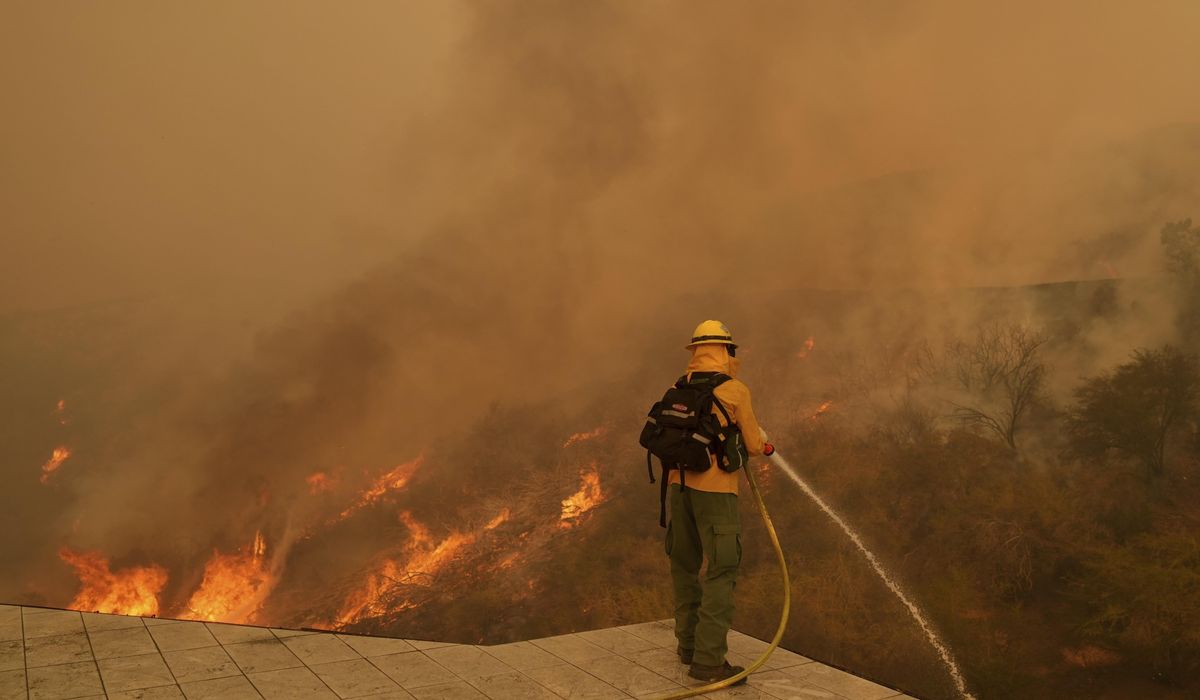 NextImg:Feds offer extra $770 in one-time assistance to Southern California wildfire victims