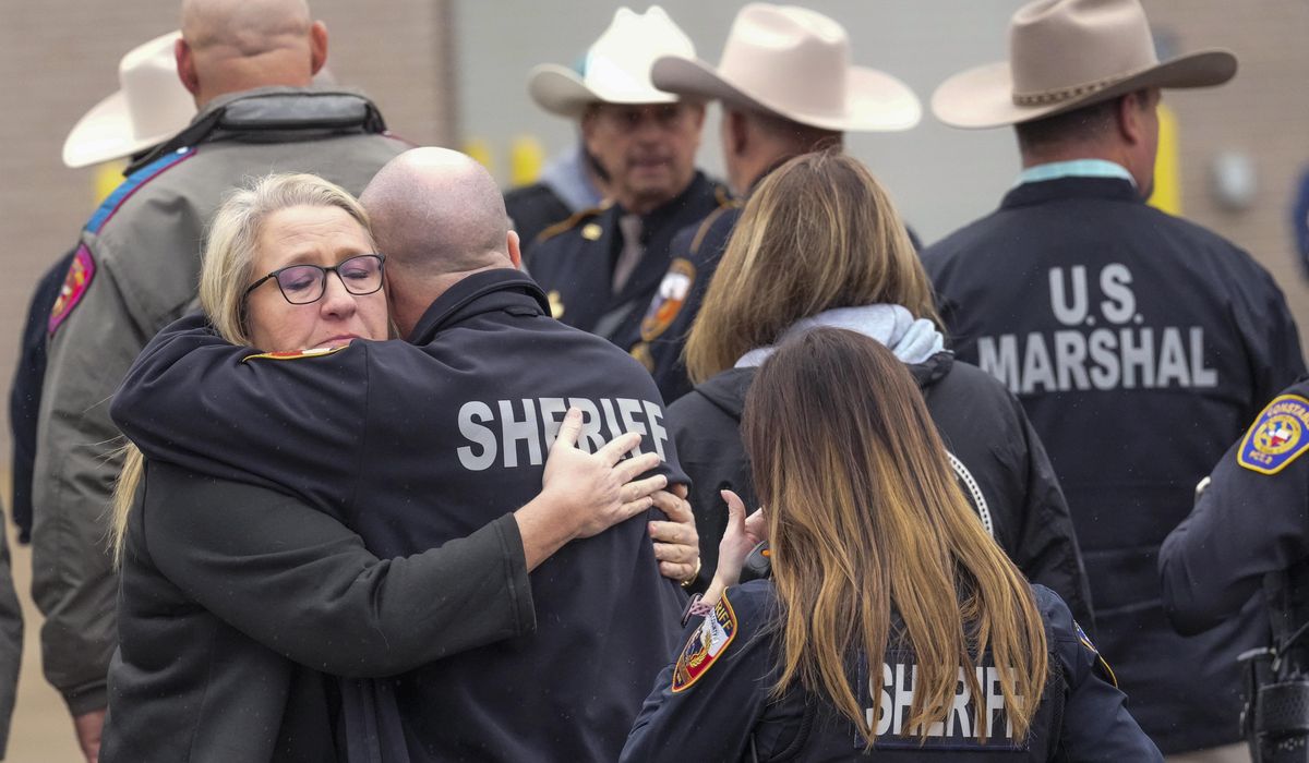 NextImg:Texas sheriff’s deputy killed, suspect fatally shot after large search in Houston