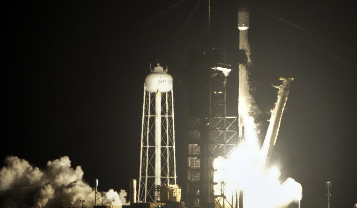 NextImg:2 private lunar landers head toward the moon in a roundabout journey