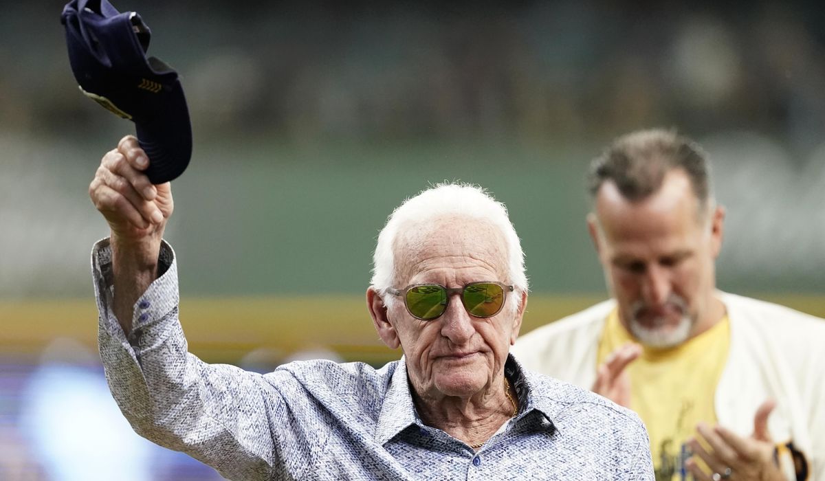 NextImg:Bob Uecker, ‘Mr. Baseball,’ dies at 90