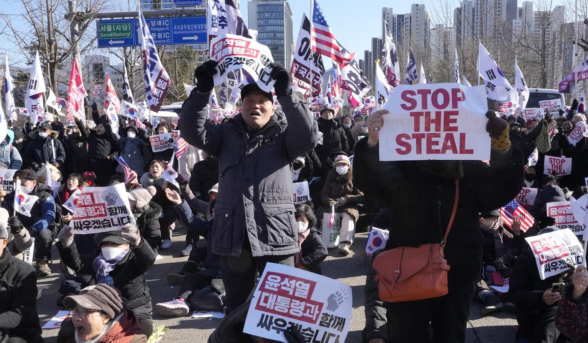 NextImg:Backers of impeached South Korean president attack court after it extends his detention