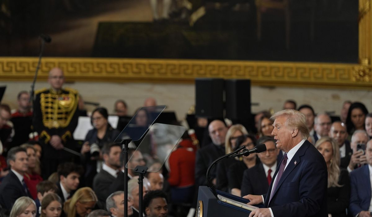 NextImg:Trump hails supporters in post-inaugural Capitol event