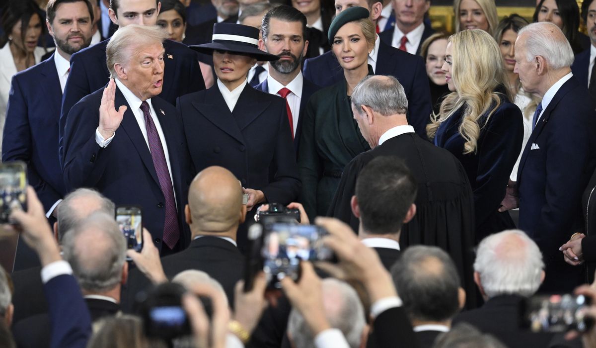 NextImg:Trump inauguration spawns last-minute pricey ticket market