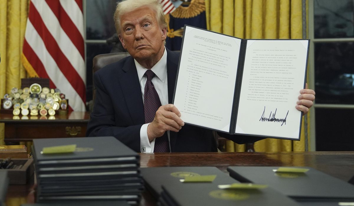 NextImg:Trump pardons 1,500 Jan. 6 ‘hostages’