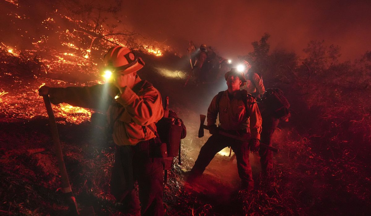 NextImg:Dangerous winds return to Southern California as new wildfires break out