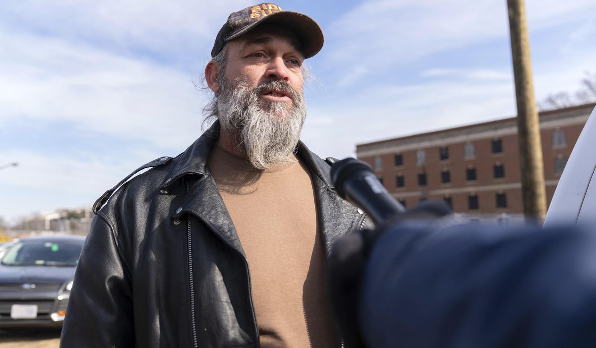 NextImg:Pardoned Jan. 6 defendants celebrate outside the D.C. jail