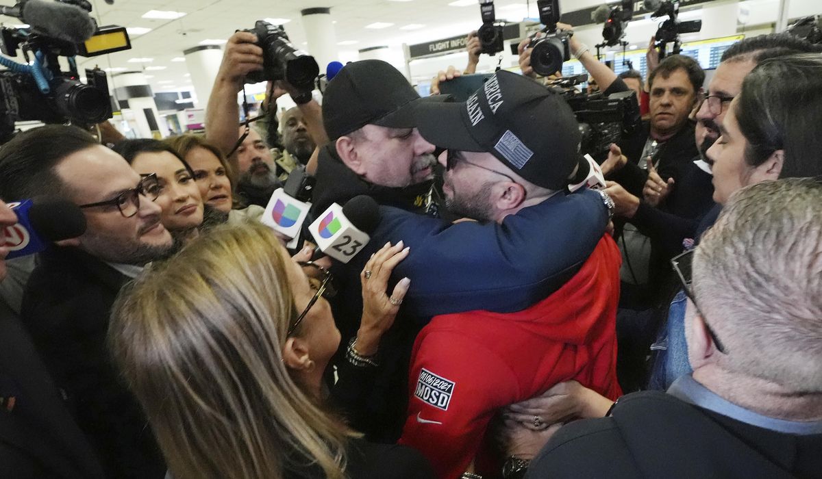 NextImg:Experts worry that Trump’s Jan. 6 pardons will legitimize political violence, embolden extremists