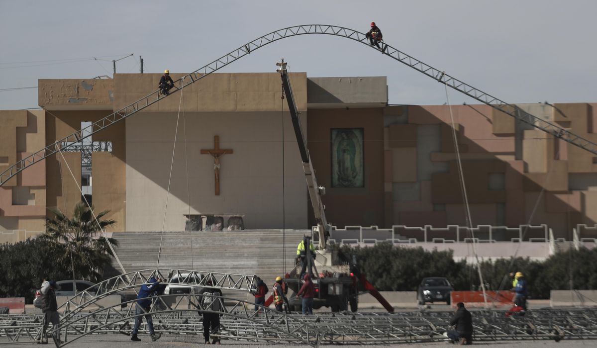 NextImg:Mexican border states prepare migrant shelters as Trump begins deportation campaign