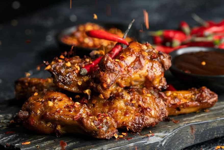 Sweet meets spicy in the bold flavor trend everyone's raving about. Discover why swicy is dominating the 2025 food scene. Photo credit: Pexels.