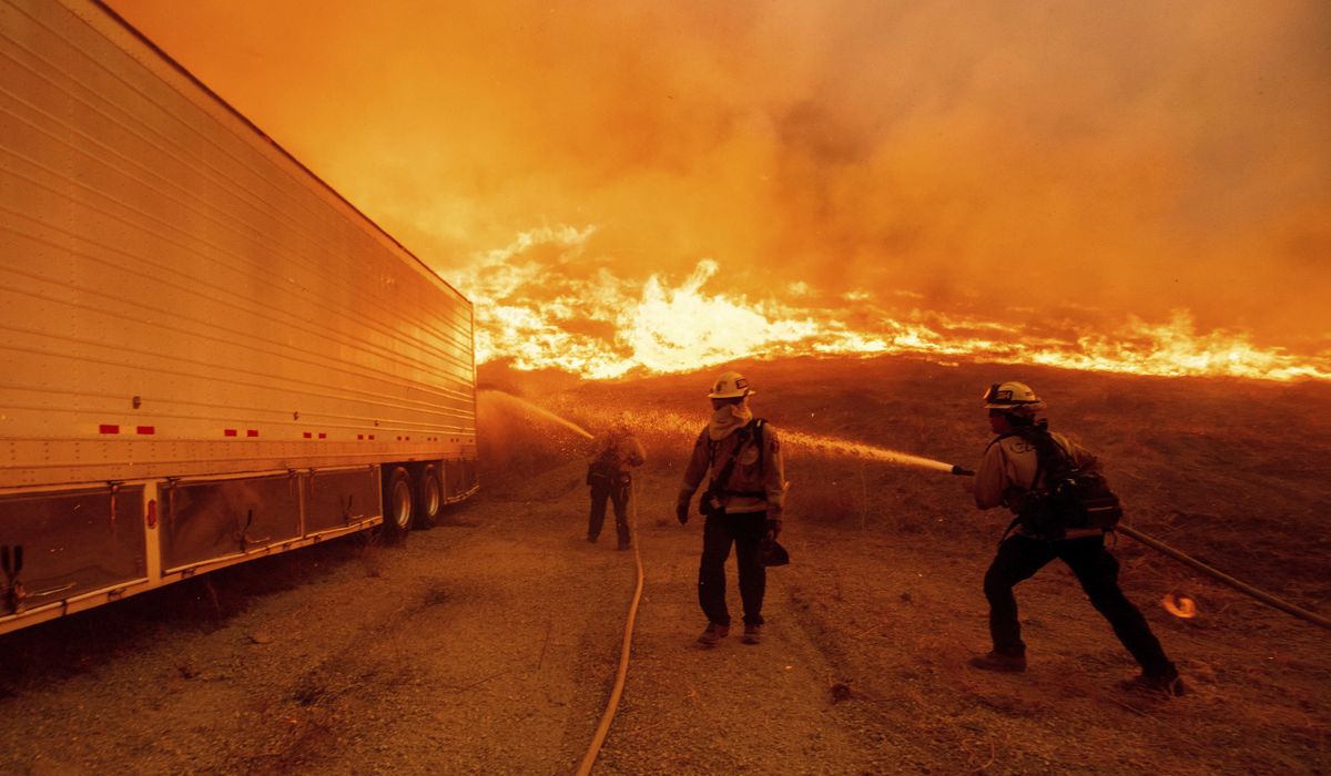 NextImg:Newsom signs $2.5 billion wildfire-aid bills after Democrats reject GOP’s fuel-reduction plea