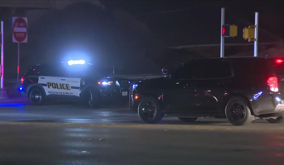 NextImg:7 police officers wounded in San Antonio shooting