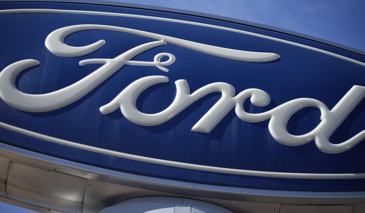 NextImg:Ford recalls more than 270,000 Broncos and Mavericks due to loss of power problem