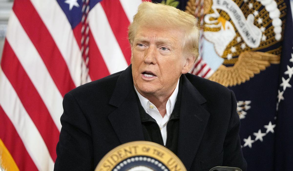 NextImg:Trump removes agency watchdogs in firing spree