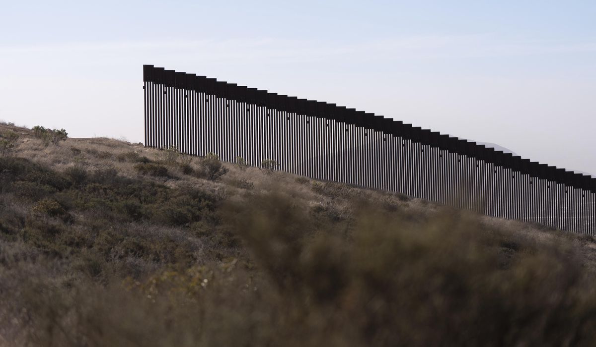 NextImg:Rand Paul, Stephen Miller spar over border wall funding