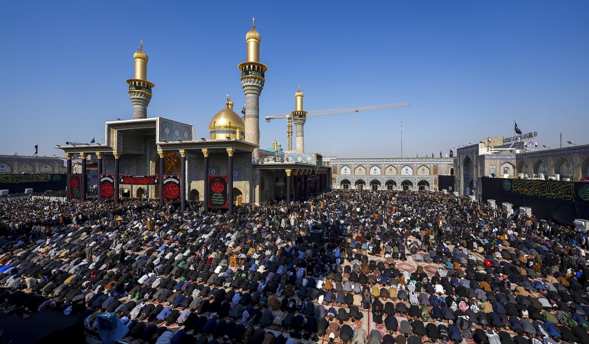 NextImg:Shiite pilgrims make annual pilgrimage in Iraq amid regional upheaval