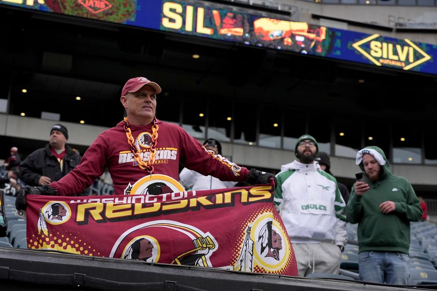 Fans arrive before the NFC Championship NFL football game between the Philadelphia Eagles and the Washington Commanders, Sunday, Jan. 26, 2025, in Philadelphia. (AP Photo/Chris Szagola)