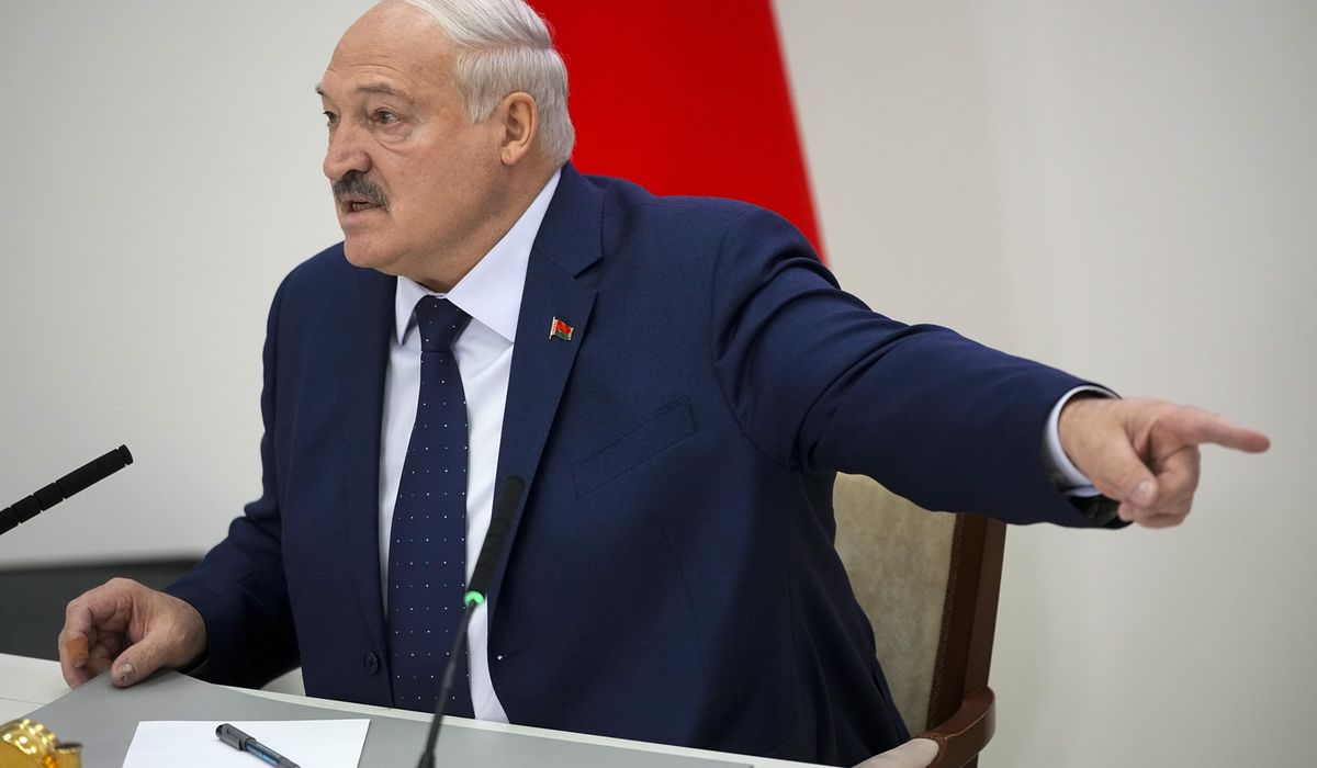 NextImg:EU rejects election in Belarus and threatens new sanctions