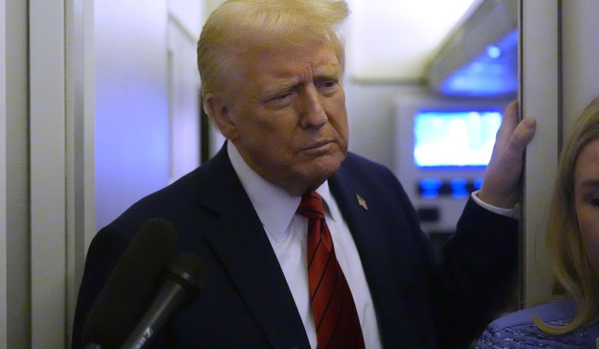 NextImg:White House says pause on federal financial aid is just temporary while payments get reviewed