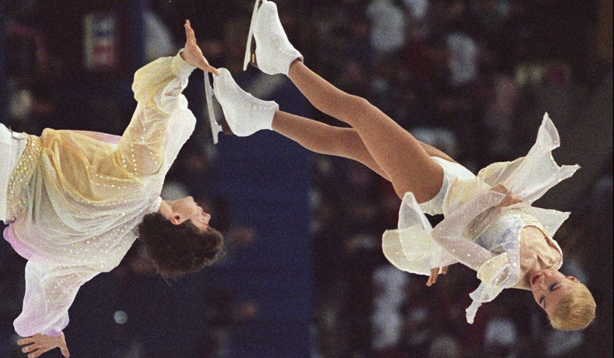 NextImg:Kremlin verifies famed Russian figure skating pair were aboard downed U.S. jet