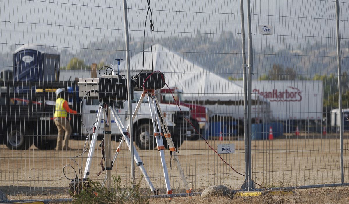 NextImg:As crews clean up from L.A. wildfires, some residents are furious over hazardous waste