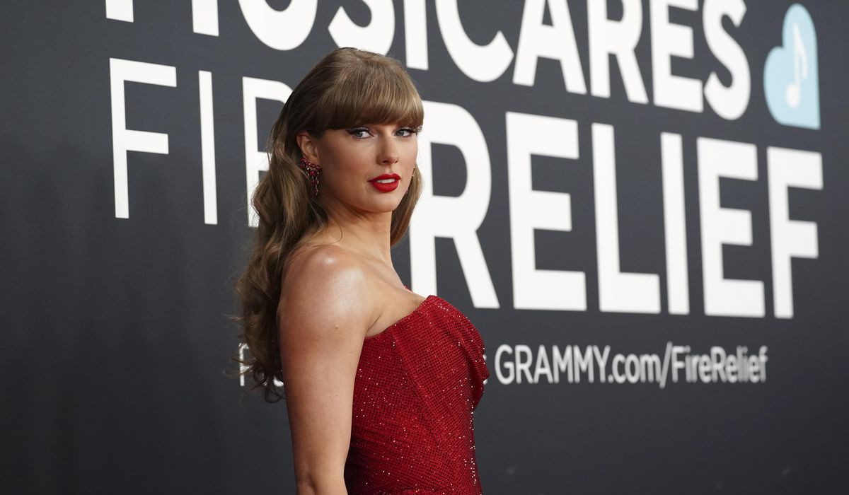 NextImg:Taylor Swift fires back after being dragged into Blake Lively-Justin Baldoni legal feud
