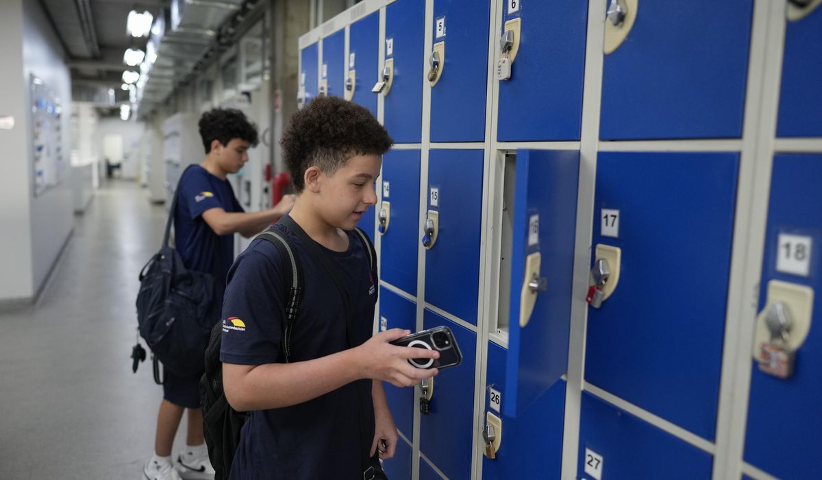 NextImg:New law in Brazil is making students put away their smartphones at school