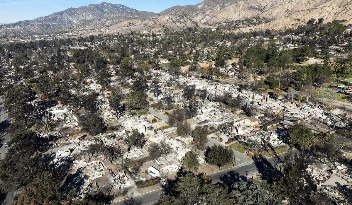 NextImg:Newsom wants to speed up a delayed rule to make California homes more fire resistant