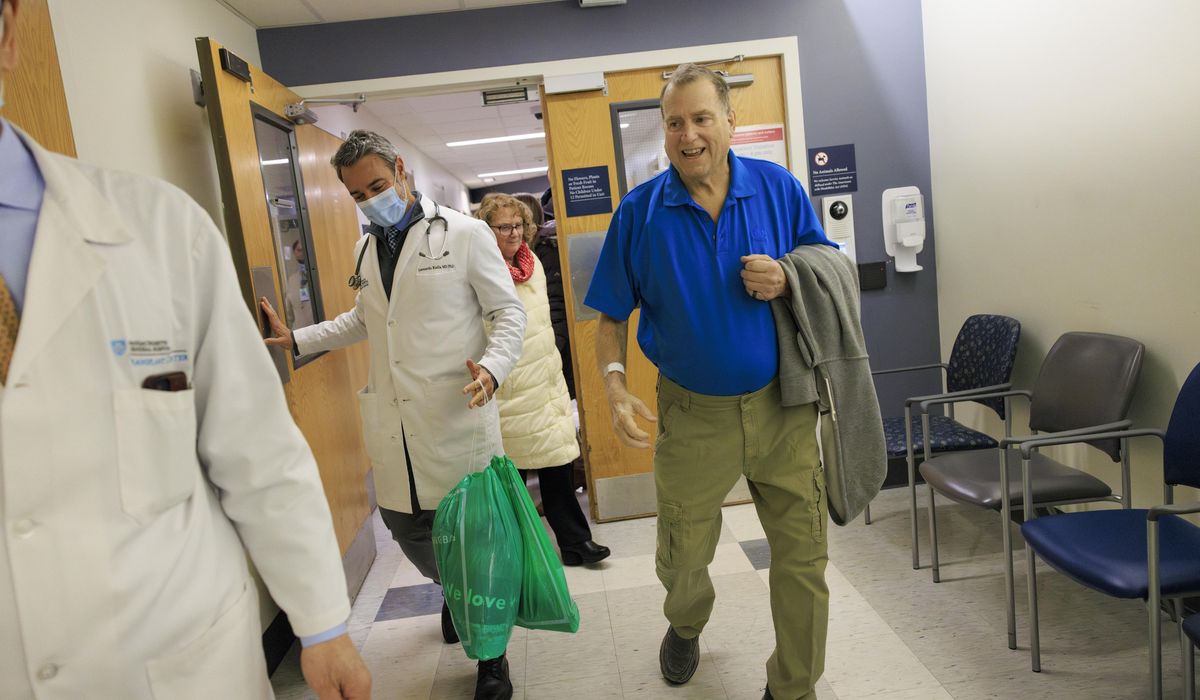 NextImg:New Hampshire man is 2nd person known to be living with a pig kidney