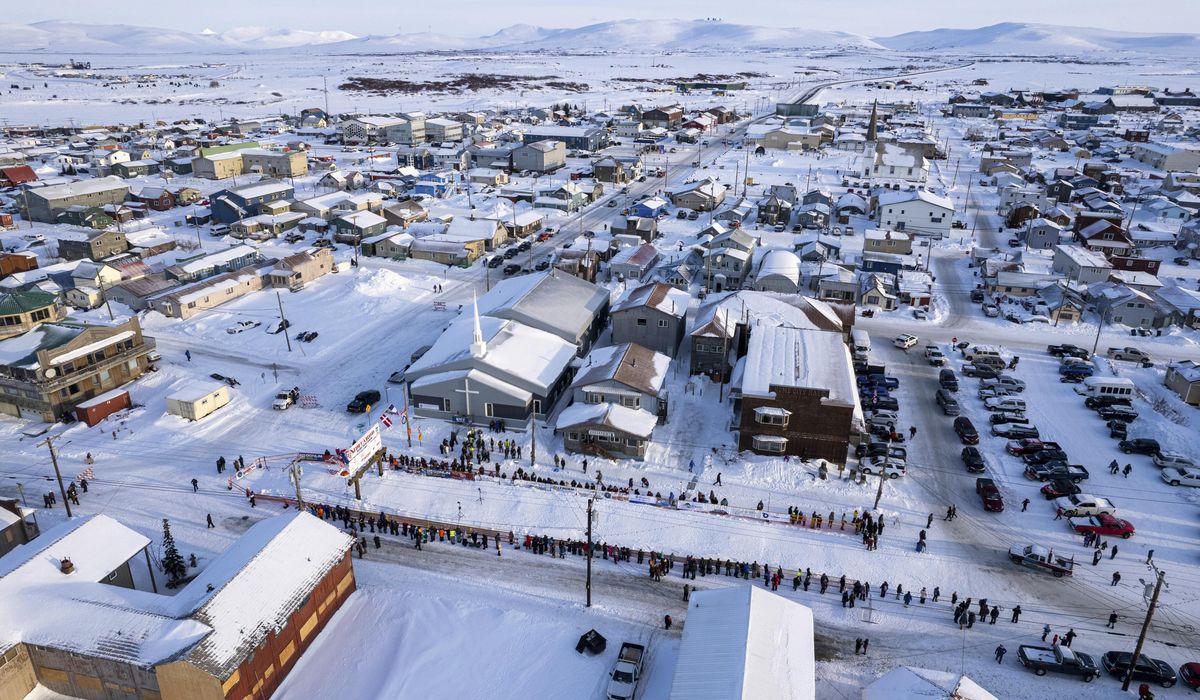 NextImg:Search underway in western Alaska for plane carrying 10 people