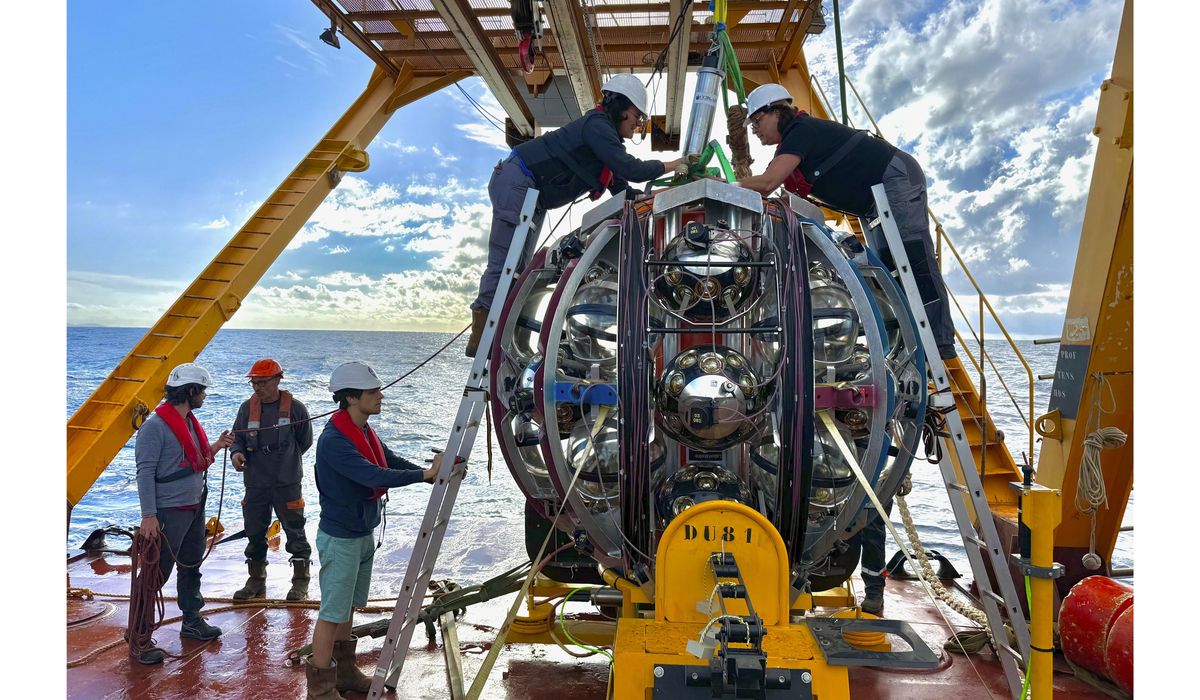 NextImg:A deep-sea neutrino telescope spots the most energetic ghost particle yet
