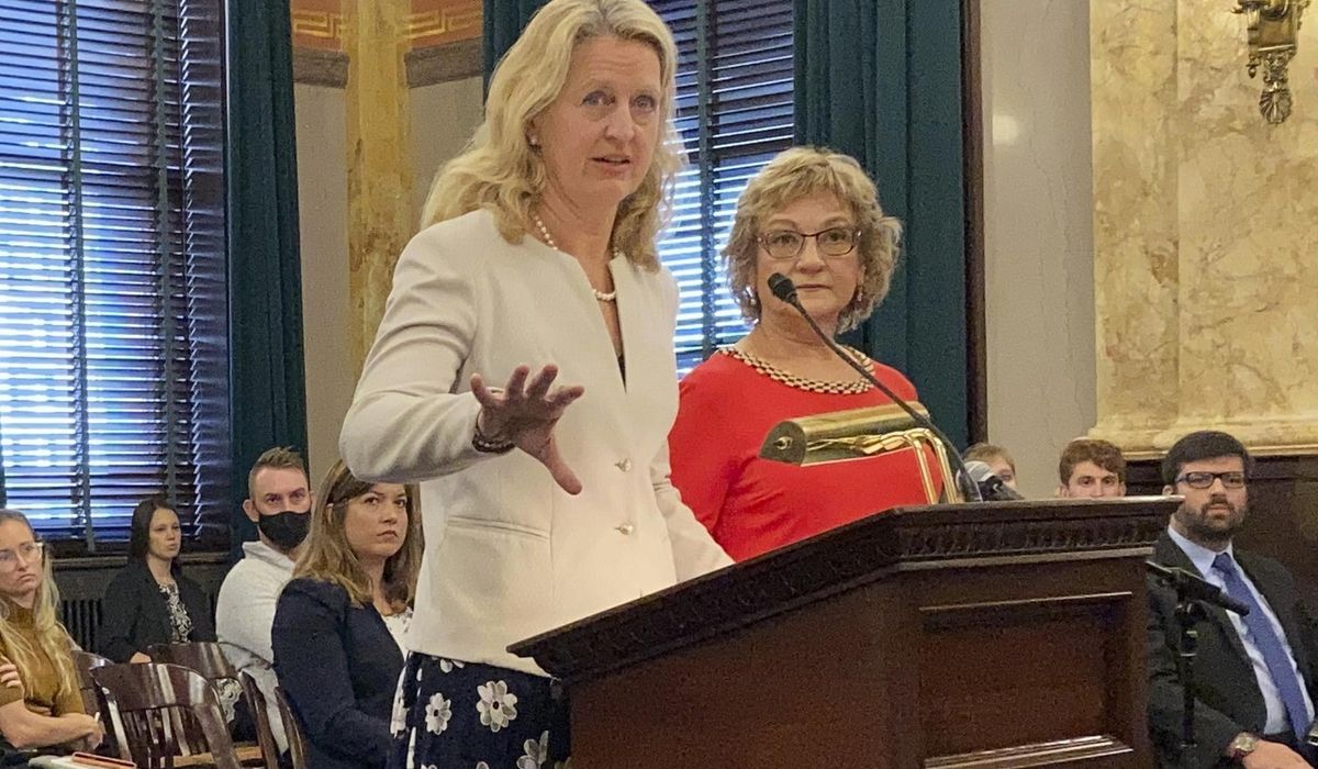 NextImg:Veteran state lawmaker Kristina Roegner launches 2026 bid for Ohio treasurer