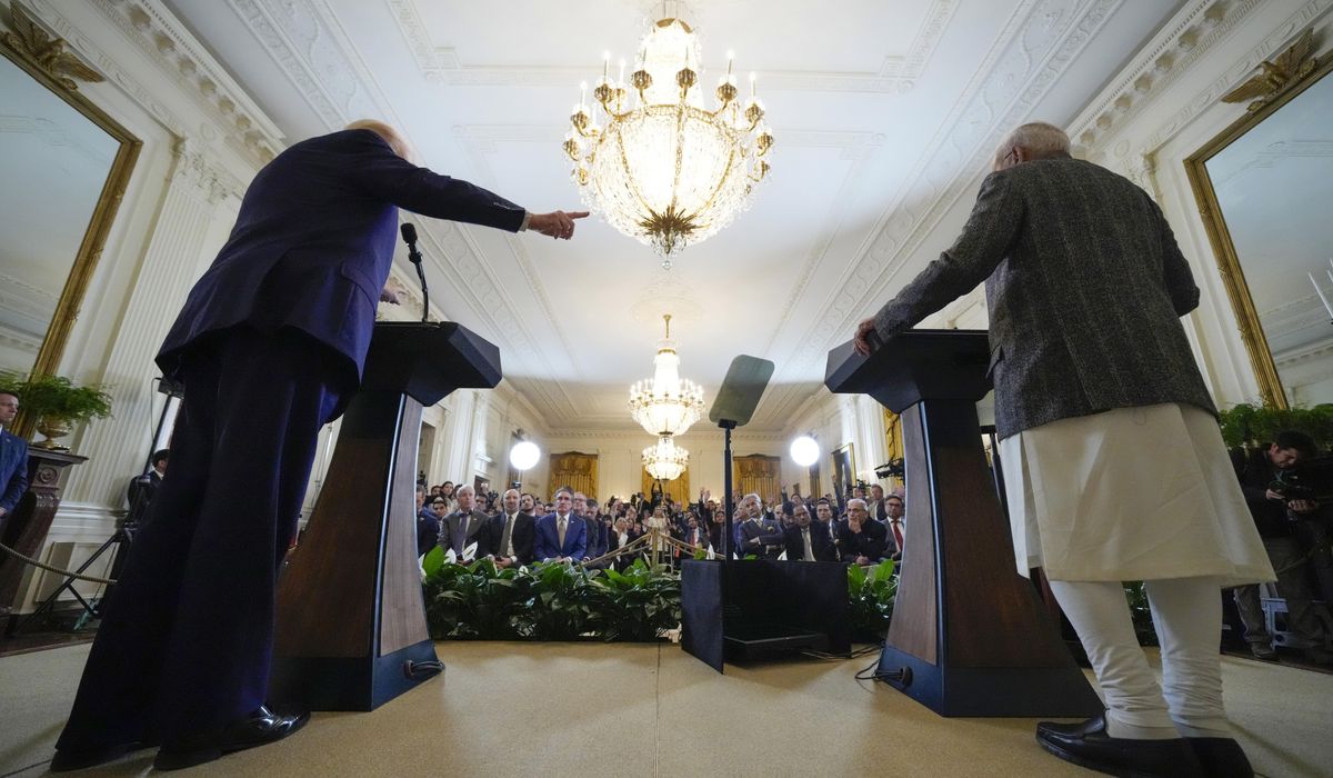NextImg:Trump, Indian Prime Minister Modi strengthen bonds amid tariff tensions