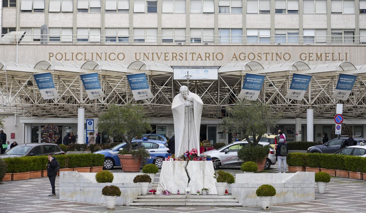 NextImg:Pope to remain hospitalized as doctors treat a complex respiratory tract infection, Vatican says