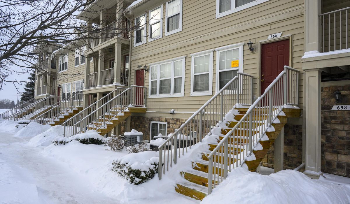 NextImg:Judge sets $250M bond for Michigan mom accused of keeping 3 kids alone in squalor