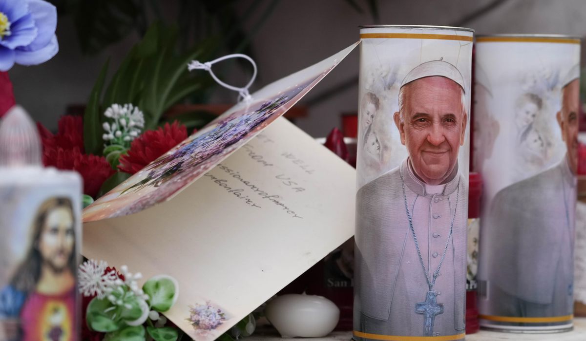 NextImg:The pope slept peacefully, got up and had breakfast after diagnosis of pneumonia, Vatican says